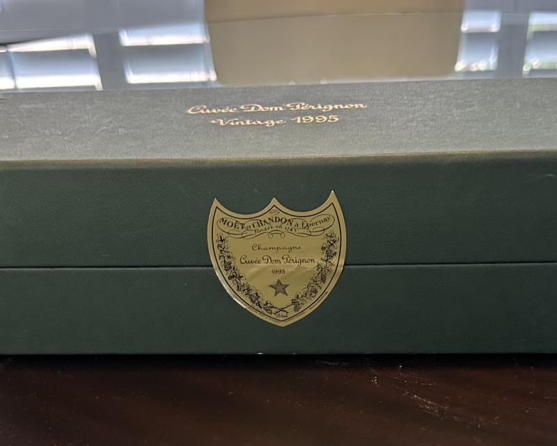 Vintage 1995 Cuvée Dom Perignon sealed in box - Auction