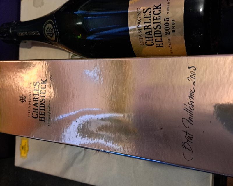 CHARLES HEIDSIECK BRUT 2005 WITH ORIGINAL PRESENTATION BOX. - Auction