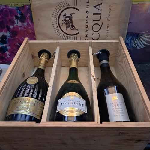 JACQUART X 3 PRESTIGE CUVEES IN WOODEN GIFT BOX - Auction