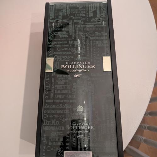 James Bond Special Edition - Auction