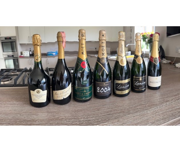 Collection of Champagne including Comtes 1995 - Auction