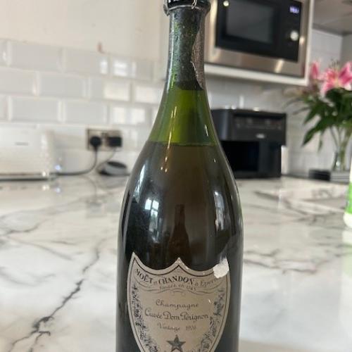 One bottle of Moet et Chandon, Cuvee Dom Perignon Vintage 1976 - Auction