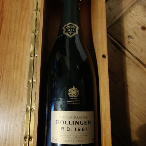 Bollinger. R. D. 1981 disgorged 29th June 1999 - Auction