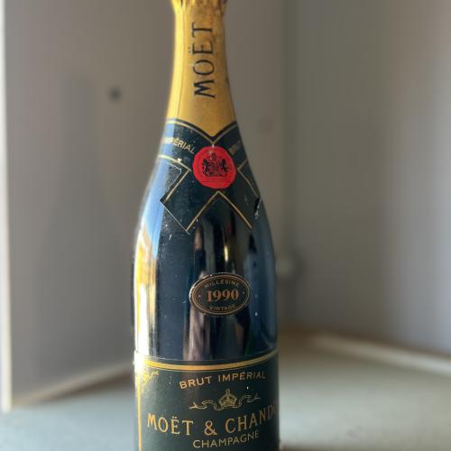 Millesime 1990 Vintage Moet &amp; Chandon - Auction