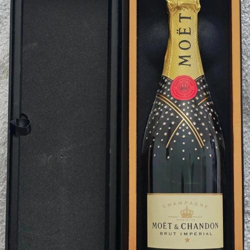 rare limited edition un-opened Swarovski Moët &amp; Chandon Brut Impérial Champagne in display box - Auction
